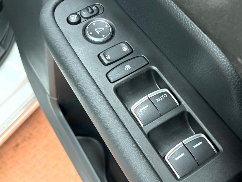 2022 Honda Step Wagon 6AA-RP8 (UW-6a54589cda27e)[22]