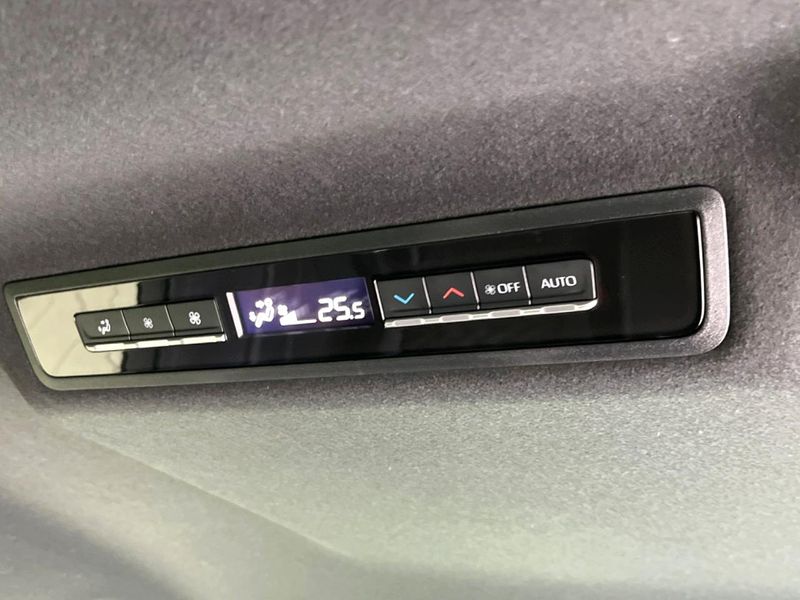 2023 Toyota Voxy 6AA-ZWR90W (UW-6a5459676175a)[27]
