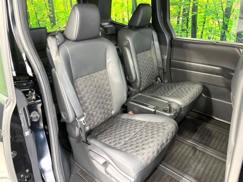 2023 Toyota Voxy 6AA-ZWR90W (UW-6a5459676175a)[25]