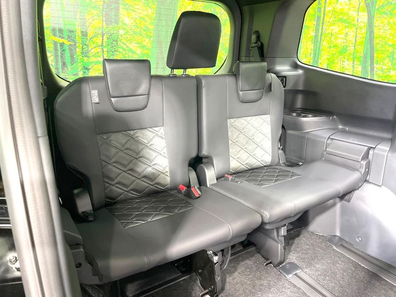 2026 Toyota Voxy 6AA-ZWR90W (UW-6a54596f9e9fb)[21]
