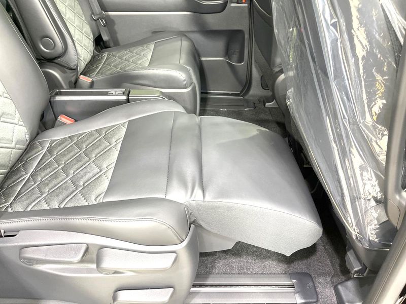 2026 Toyota Voxy 6AA-ZWR90W (UW-6a54596f9e9fb)[19]