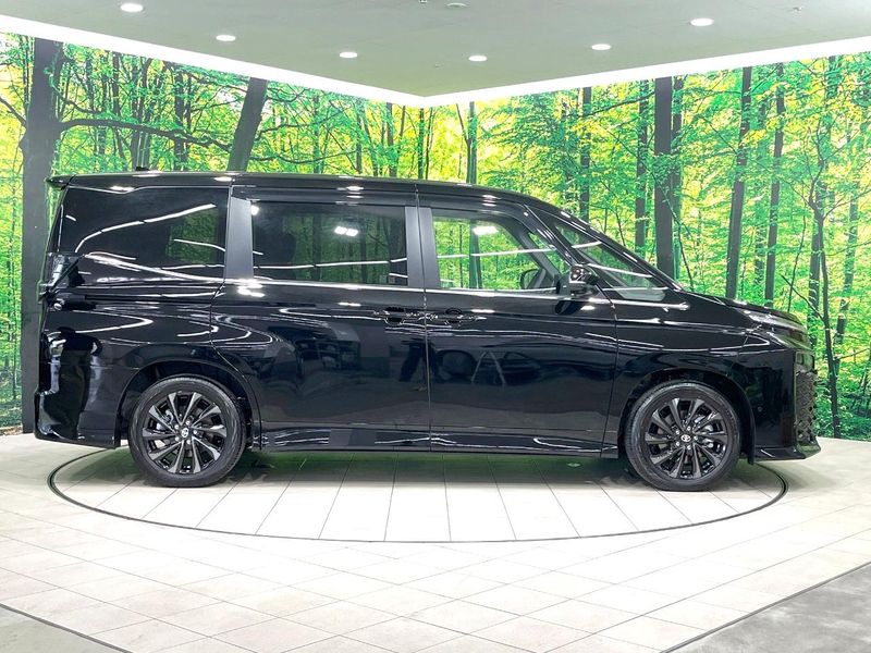 2026 Toyota Voxy 6AA-ZWR90W (UW-6a54596f9e9fb)[14]