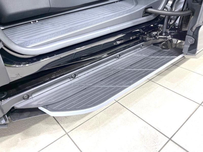 2026 Toyota Voxy 6AA-ZWR90W (UW-6a54596f9e9fb)[23]