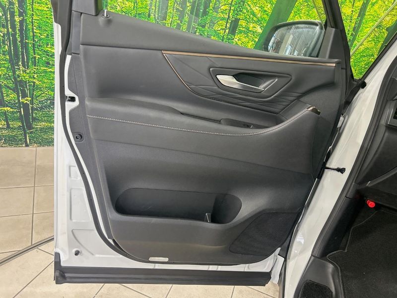 2023 Toyota Alphard Hybrid 6AA-AAHH40W (UW-6a55a711c7295)[27]