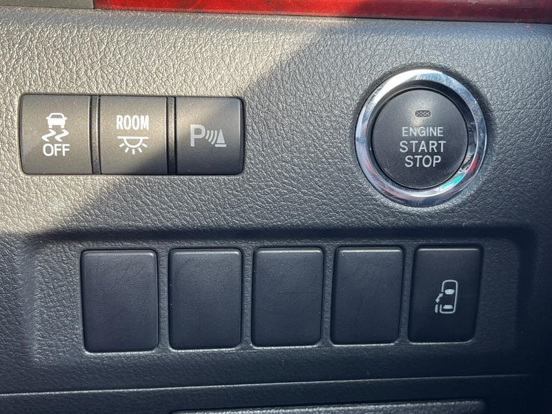 2011 Toyota Vellfire DBA-ANH20W (UW-6a55a74486076)[17]