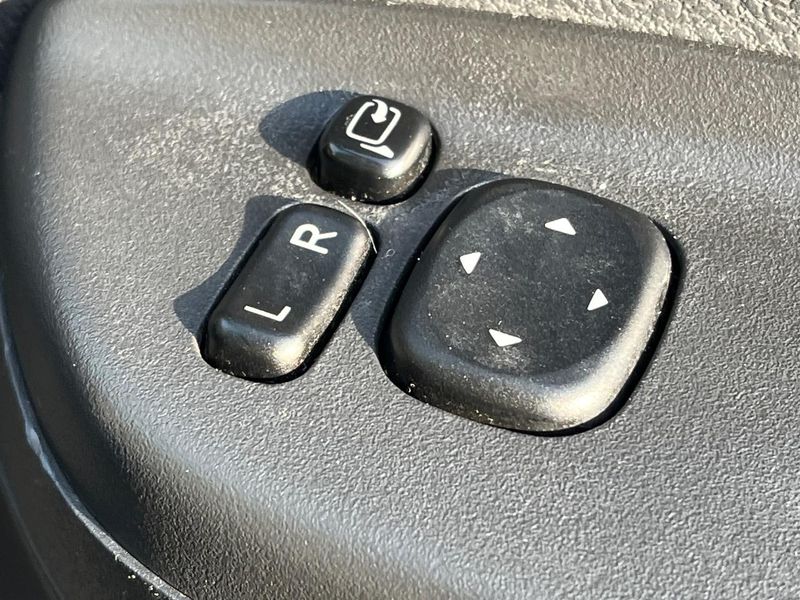 2011 Toyota Vellfire DBA-ANH20W (UW-6a55a74486076)[20]