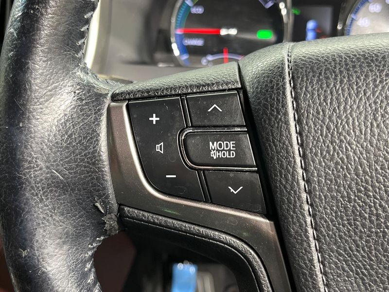 2015 Toyota Crown Hybrid DAA-AWS210 (UW-6a55a74bdb28e)[9]