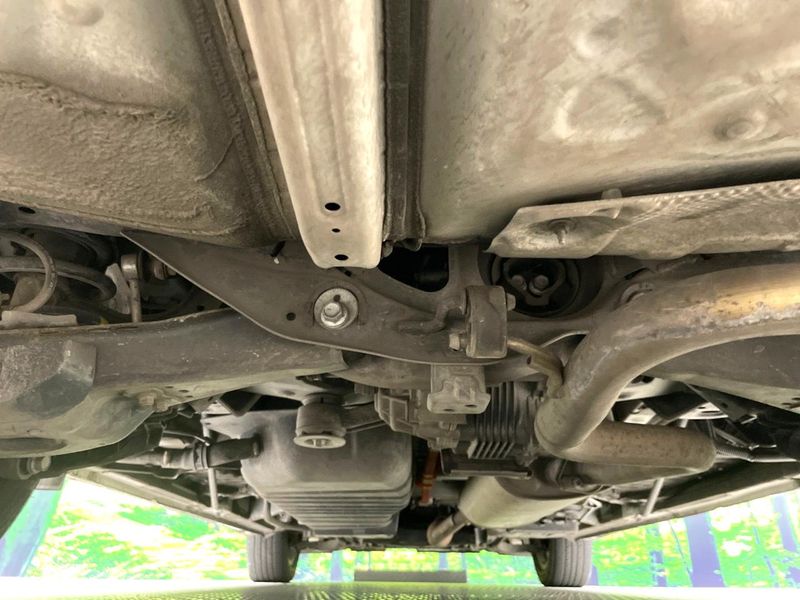 2015 Toyota Vellfire Hybrid DAA-AYH30W (UW-6a55a76746b11)[8]