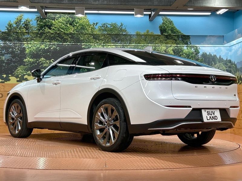 2022 Toyota Crown Crossover 6AA-AZSH35 (UW-6a55a77241f6d)[15]