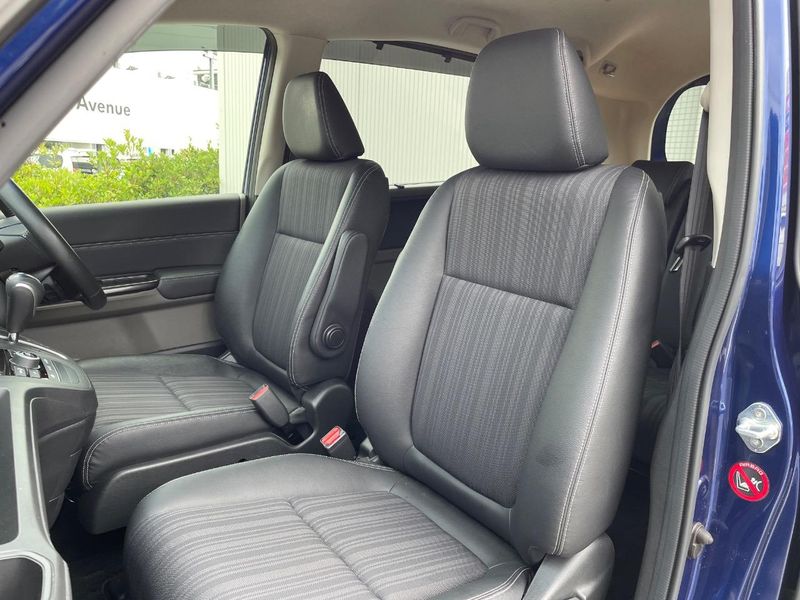 2017 Honda Freed Plus DBA-GB5 (UW-6a55a7e882dea)[19]