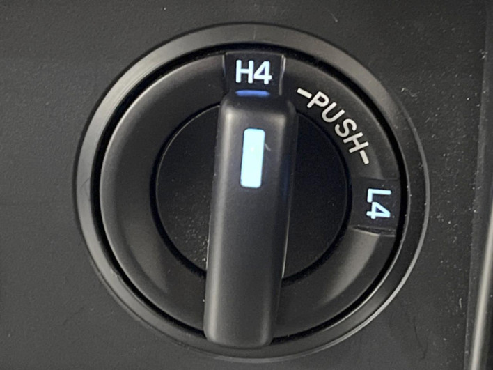 2018 Toyota Land Cruiser Prado LDA-GDJ150W (UW-6a55a7f124d31)[29]