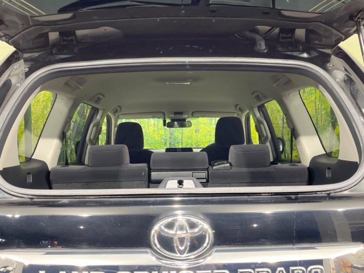 2018 Toyota Land Cruiser Prado LDA-GDJ150W (UW-6a55a7f124d31)[17]