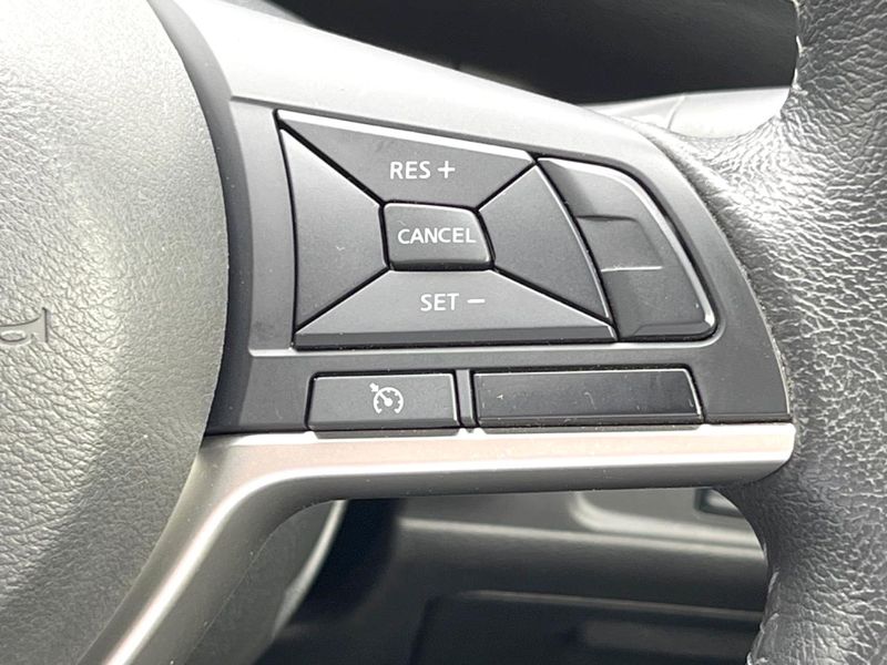 2017 Nissan Serena DAA-GFC27 (UW-6a55a7f8b8265)[20]