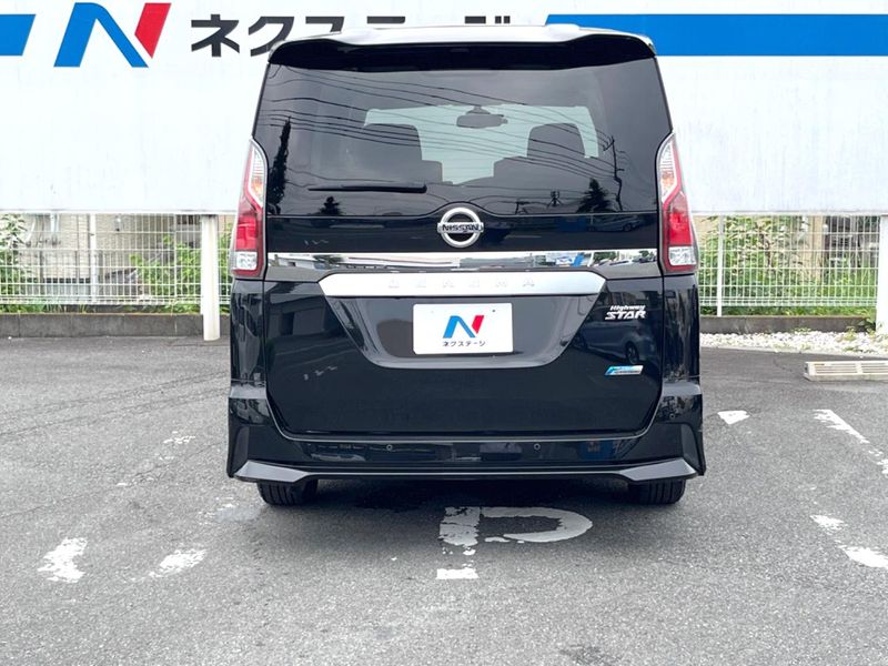 2017 Nissan Serena DAA-GFC27 (UW-6a55a7f8b8265)[12]