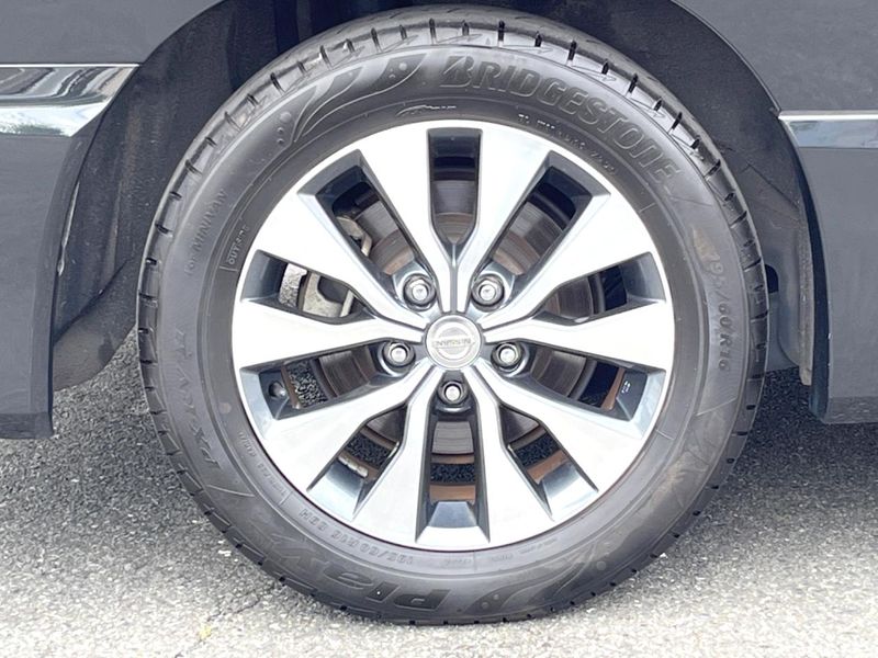 2017 Nissan Serena DAA-GFC27 (UW-6a55a7f8b8265)[24]