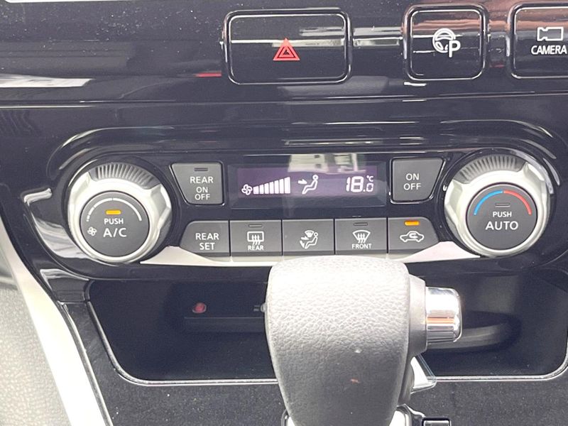 2017 Nissan Serena DAA-GFC27 (UW-6a55a7f8b8265)[22]