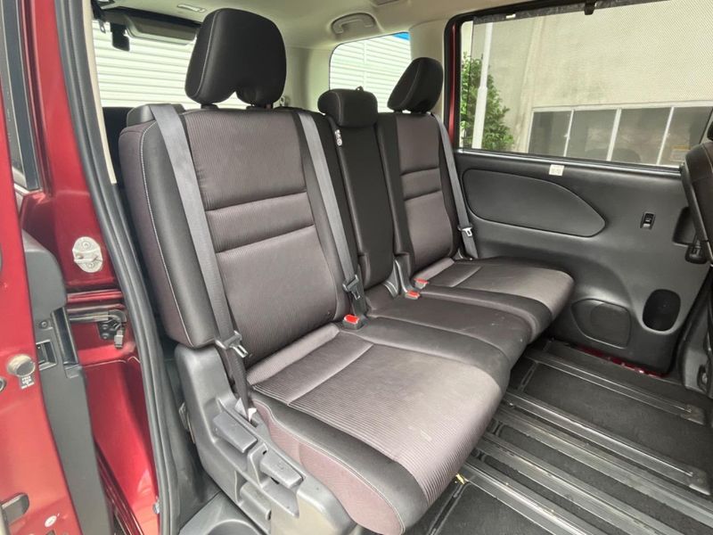 2017 Nissan Serena DAA-GFC27 (UW-6a55a7f9225e9)[16]