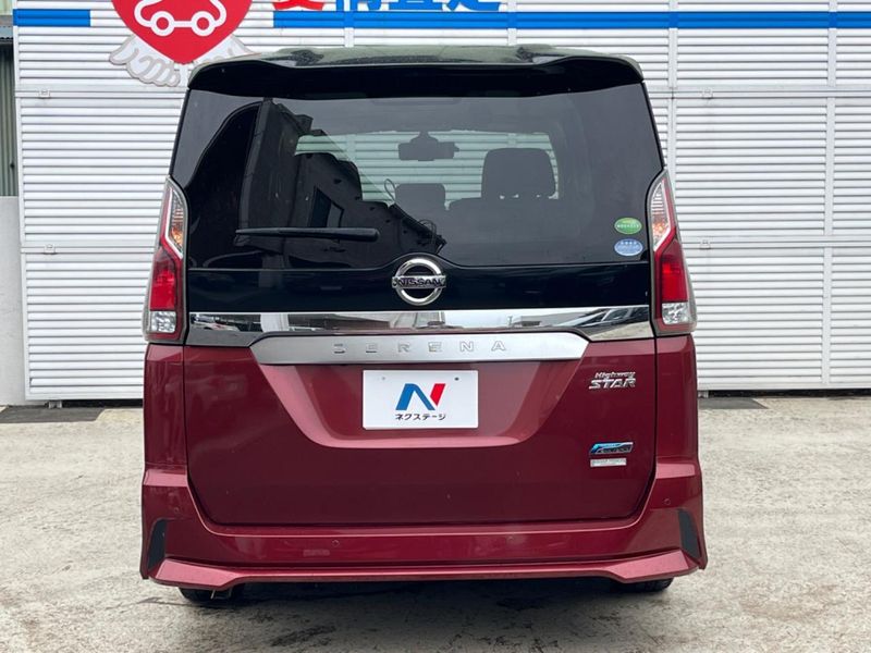 2017 Nissan Serena DAA-GFC27 (UW-6a55a7f9225e9)[25]