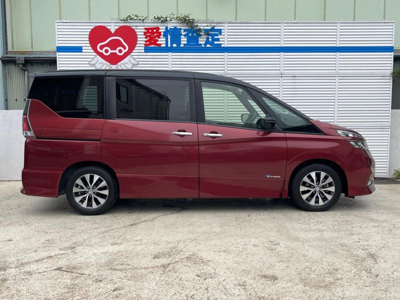 2017 Nissan Serena DAA-GFC27 (UW-6a55a7f9225e9)[23]