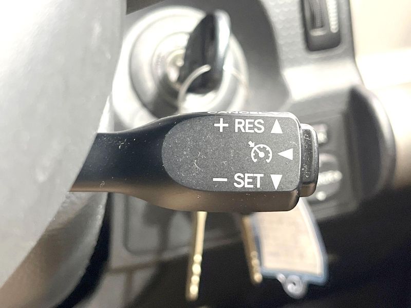 2011 Toyota FJ CRUISER CBA-GSJ15W (UW-6a55a819eddf4)[20]
