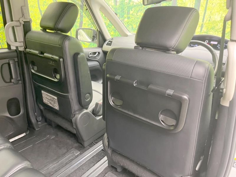 2015 Nissan Serena DAA-HFC26 (UW-6a55a84504738)[24]