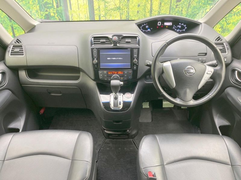 2015 Nissan Serena DAA-HFC26 (UW-6a55a84504738)[25]