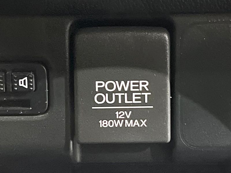 2016 Honda N-BOX CUSTOM DBA-JF1 (UW-6a55a86ba7d5e)[18]