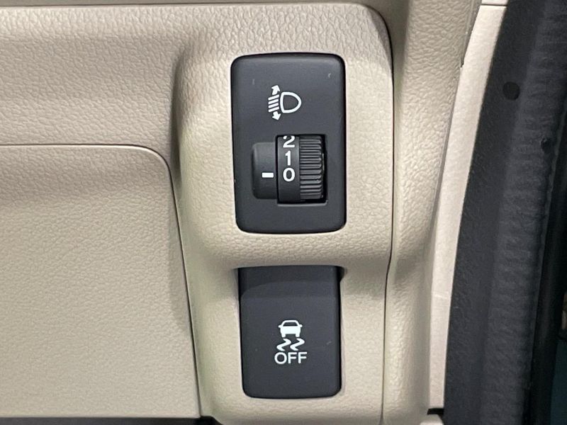2016 Honda N-BOX Slash DBA-JF1 (UW-6a55a87166c16)[11]