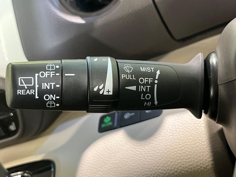 2018 Honda N-BOX DBA-JF4 (UW-6a55a89057b5a)[16]