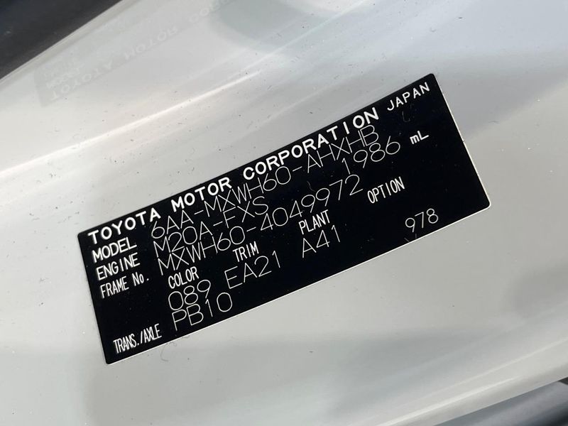 2023 Toyota Prius 6AA-MXWH60 (UW-6a55a9e4073ff)[1]