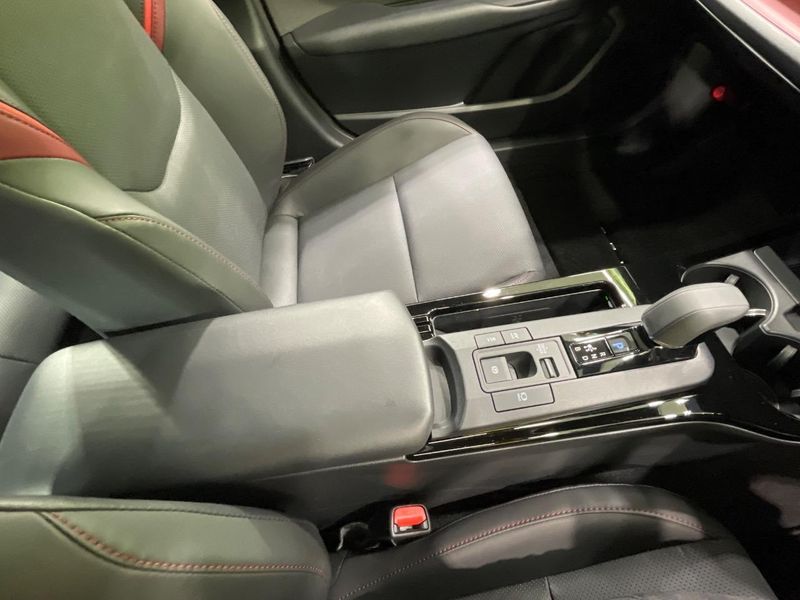 2024 Toyota Prius 6AA-MXWH60 (UW-6a55a9e59ee91)[14]