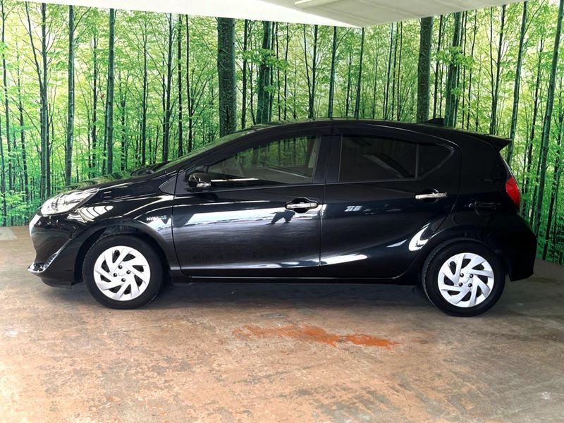 2017 Toyota Aqua DAA-NHP10 (UW-6a55aa086c57e)[14]