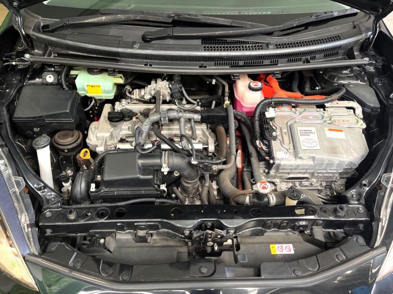 2017 Toyota Aqua DAA-NHP10 (UW-6a55aa086c57e)[10]