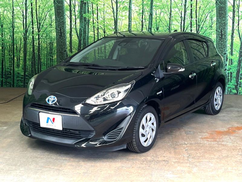 2017 Toyota Aqua DAA-NHP10 (UW-6a55aa086c57e)[13]