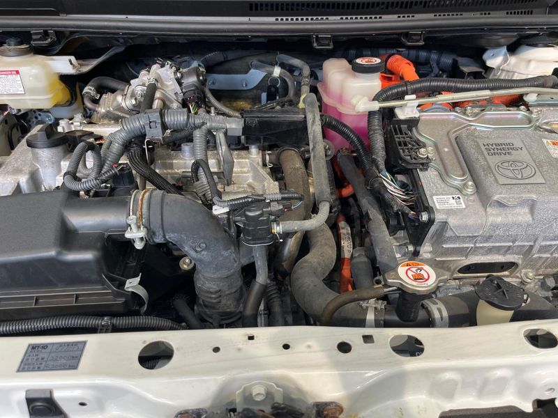 2019 Toyota Aqua DAA-NHP10 (UW-6a55aa0b43409)[27]