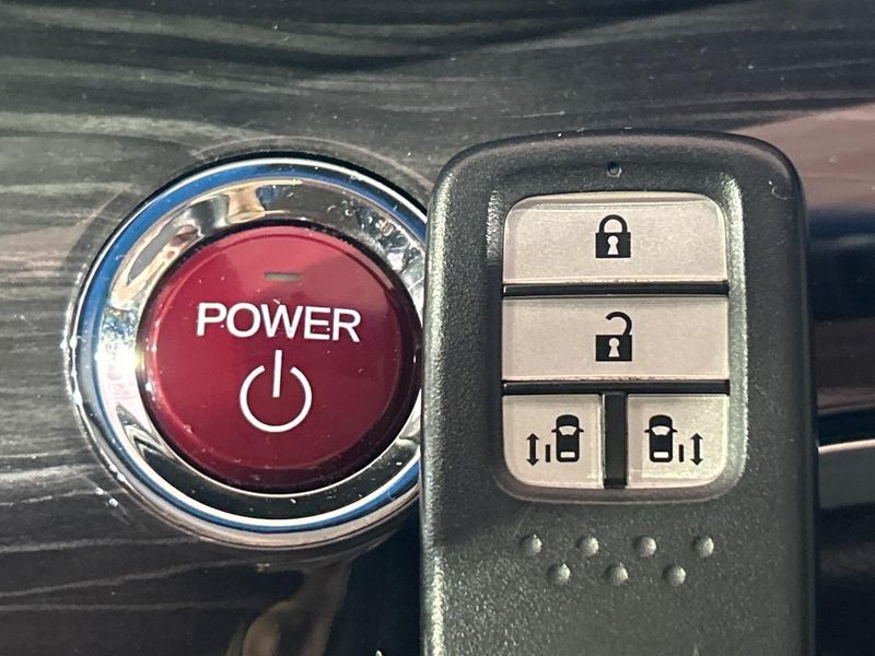 2017 Honda Odyssey Hybrid DAA-RC4 (UW-6a55aa243081d)[28]