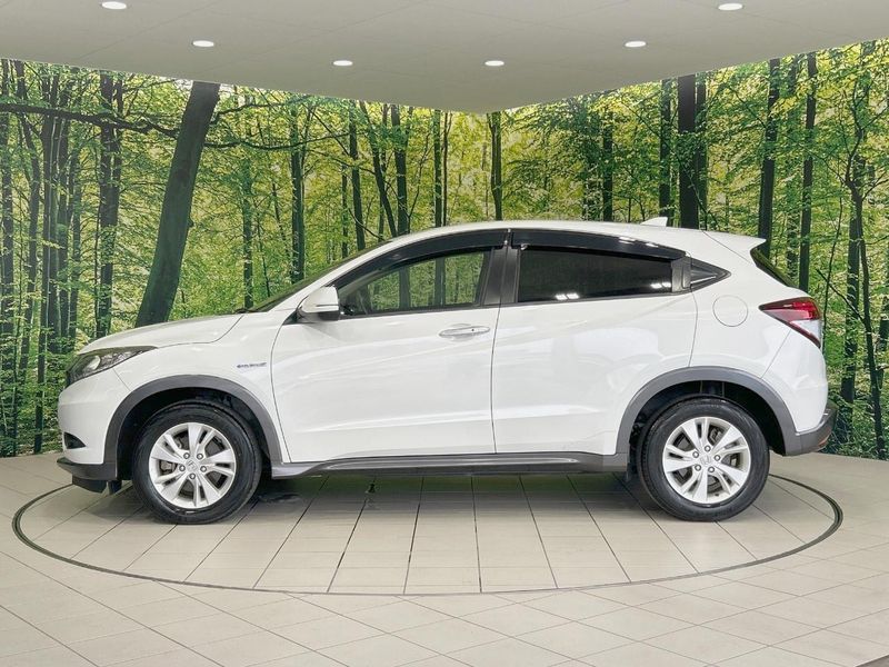 2016 Honda Vezel DAA-RU3 (UW-6a55aa30494f7)[9]