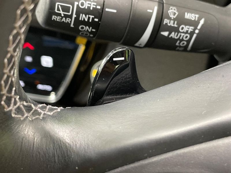 2017 Honda Vezel DAA-RU3 (UW-6a55aa31d9d64)[8]
