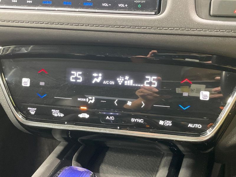 2017 Honda Vezel DAA-RU3 (UW-6a55aa31d9d64)[19]