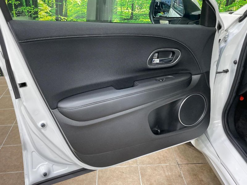 2017 Honda Vezel DAA-RU3 (UW-6a55aa31d9d64)[29]