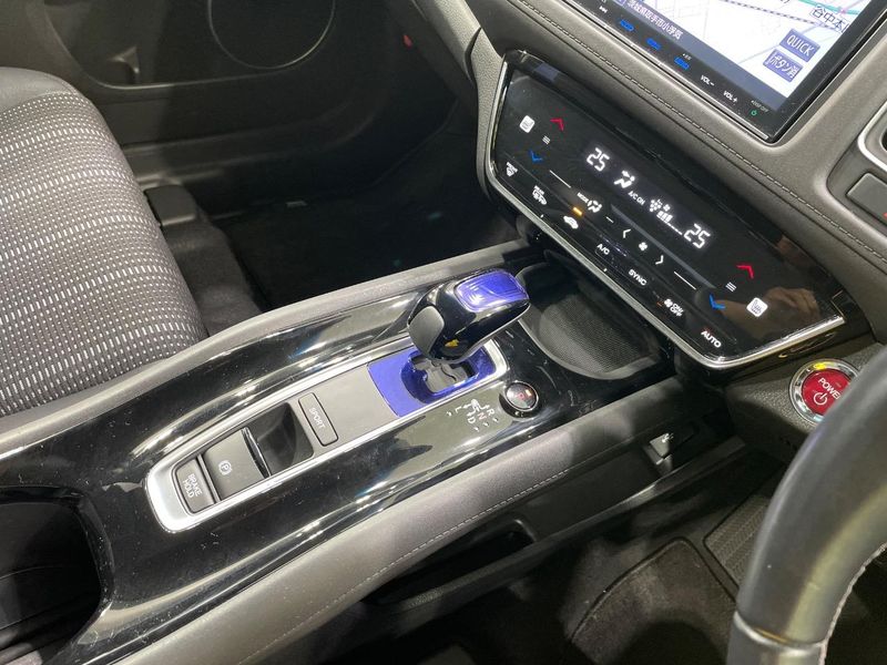 2017 Honda Vezel DAA-RU3 (UW-6a55aa31d9d64)[16]