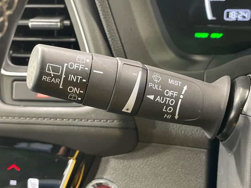 2017 Honda Vezel DAA-RU3 (UW-6a55aa31d9d64)[9]