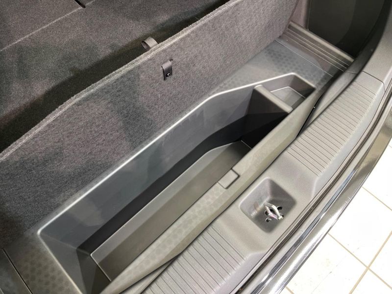2022 Honda Vezel 6AA-RV5 (UW-6a55aa392f58d)[24]