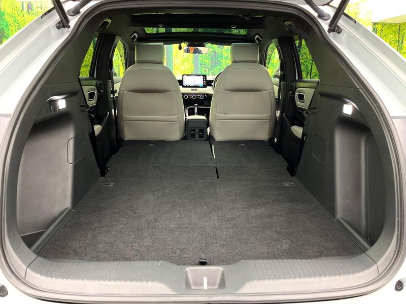 2022 Honda Vezel 6AA-RV5 (UW-6a55aa3a306a6)[19]