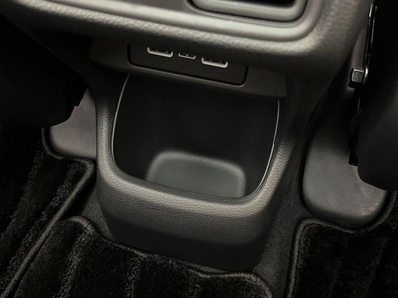 2022 Honda Vezel 6AA-RV5 (UW-6a55aa3a306a6)[11]