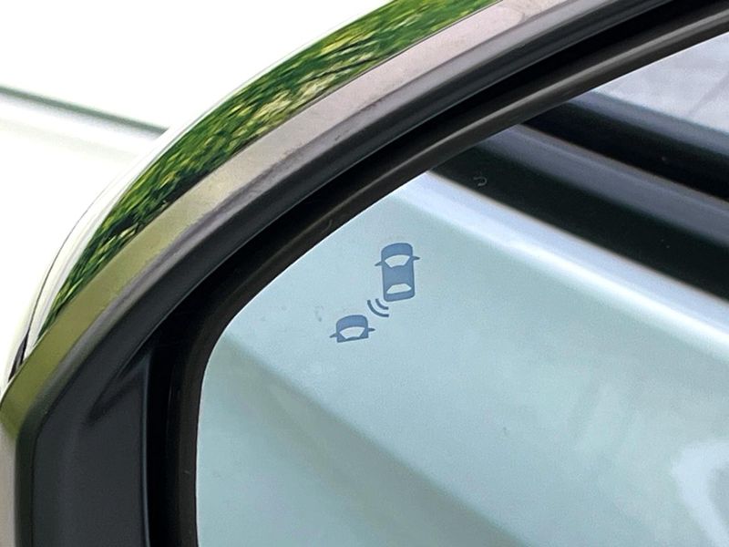 2022 Honda Vezel 6AA-RV5 (UW-6a55aa3a306a6)[29]