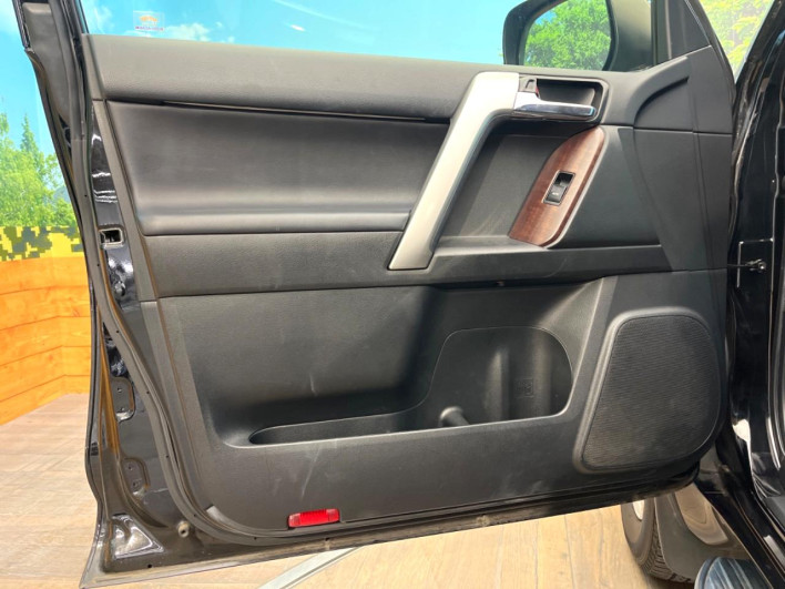 2016 Toyota Land Cruiser Prado CBA-TRJ150W (UW-6a55aa652922a)[13]