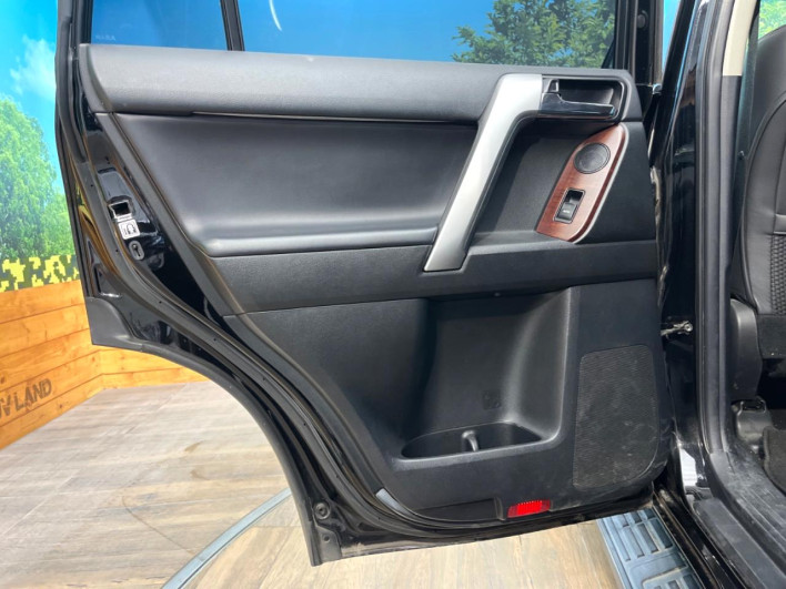 2016 Toyota Land Cruiser Prado CBA-TRJ150W (UW-6a55aa652922a)[12]