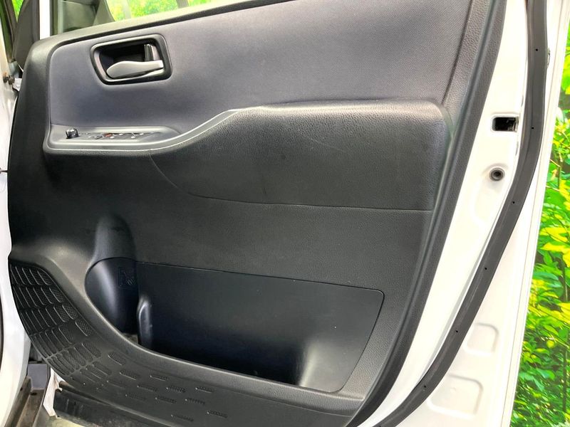 2014 Toyota Voxy DBA-ZRR80W (UW-6a55aab99858c)[16]