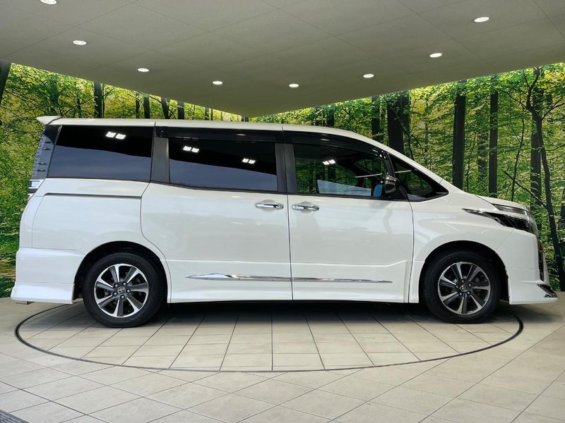 2018 Toyota Voxy DBA-ZRR80W (UW-6a55aac1a69c6)[7]